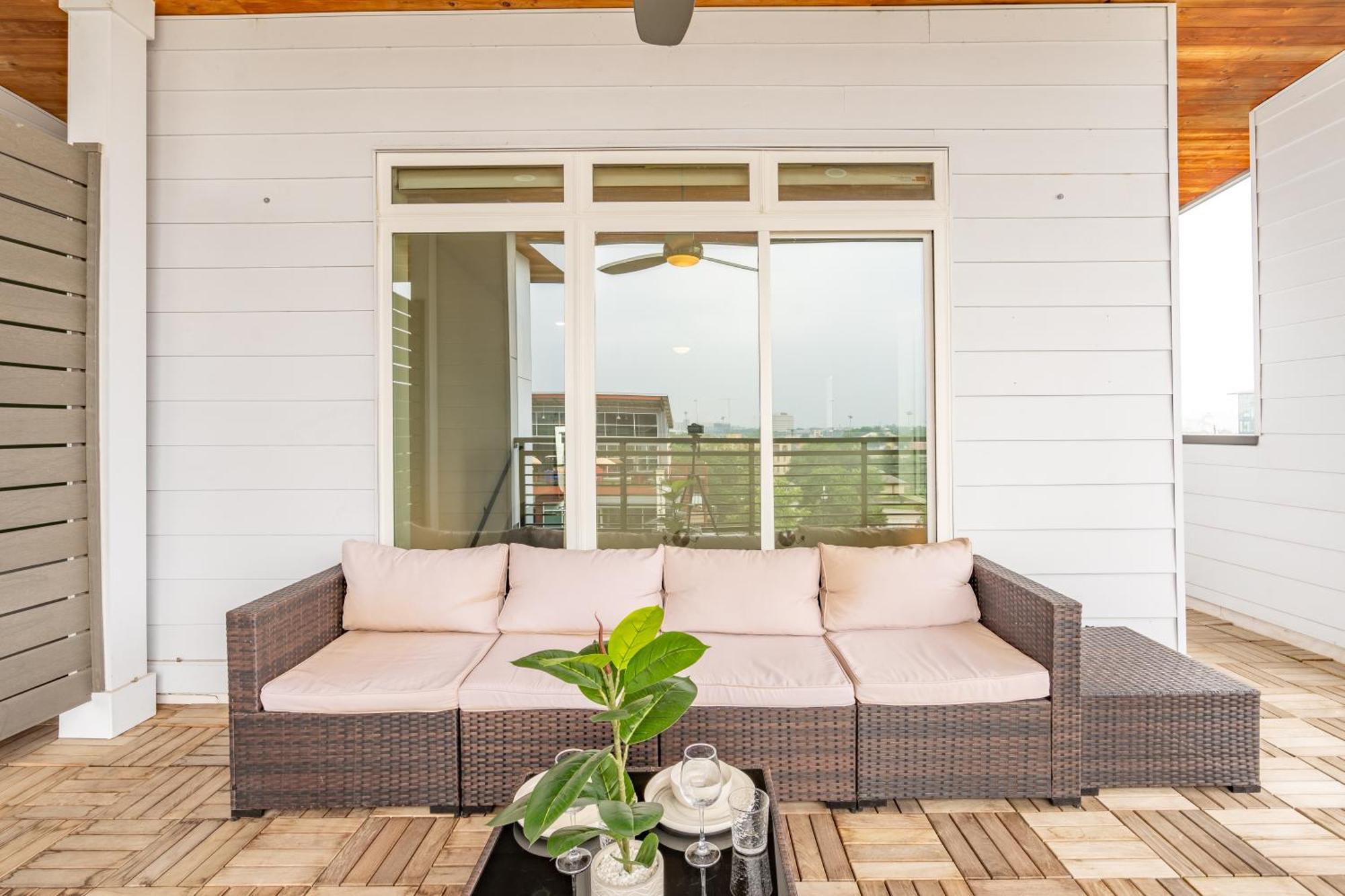 Riverwalk Penthouse Oasis W/Free Parking Gym Pool San Antonio Bagian luar foto