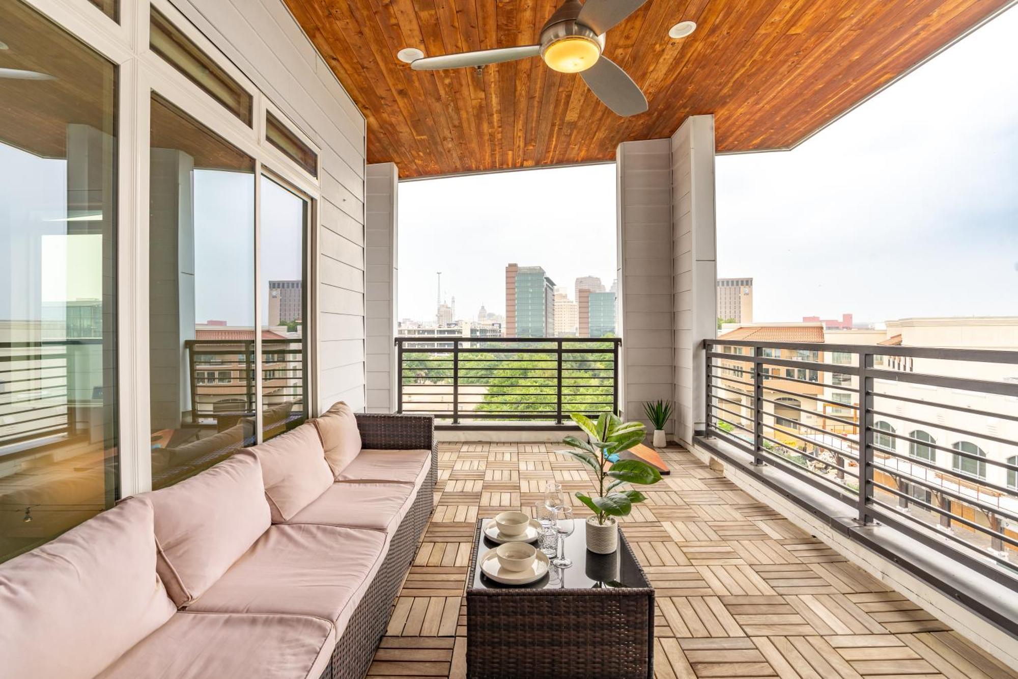 Riverwalk Penthouse Oasis W/Free Parking Gym Pool San Antonio Bagian luar foto